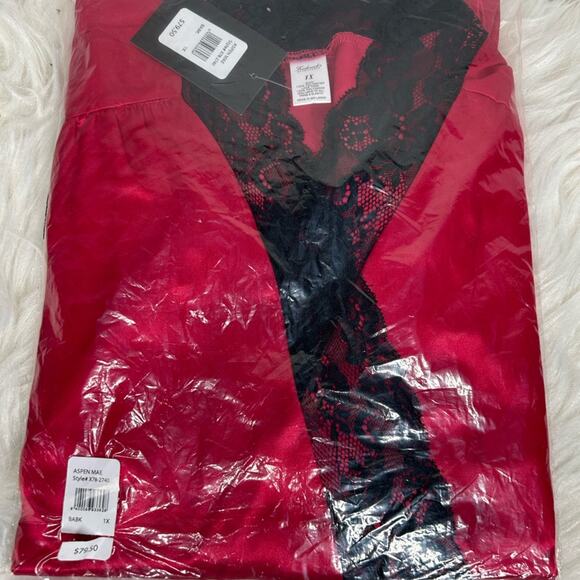 Frederick’s of Hollywood Aspen Mae Satin & Lace Robe Plus Size 1X NWT - Picture 2 of 5
